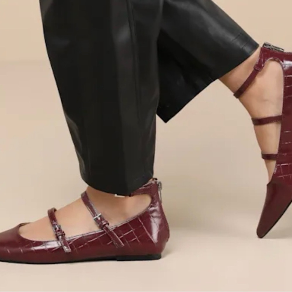 Lulu's Burgundy Flats - Picture 3 of 3